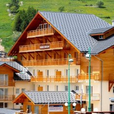 LES DEUX ALPES L'OURS BLANC